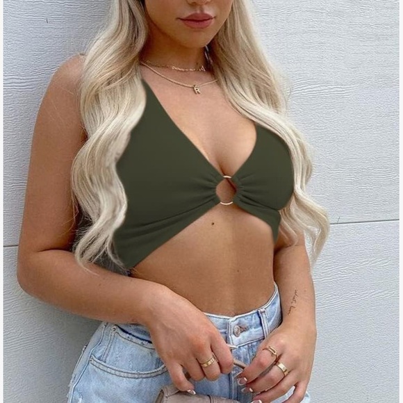 BUNDLE V-Neck Plunge Ring Crop Tops 🌹 - Picture 5 of 13